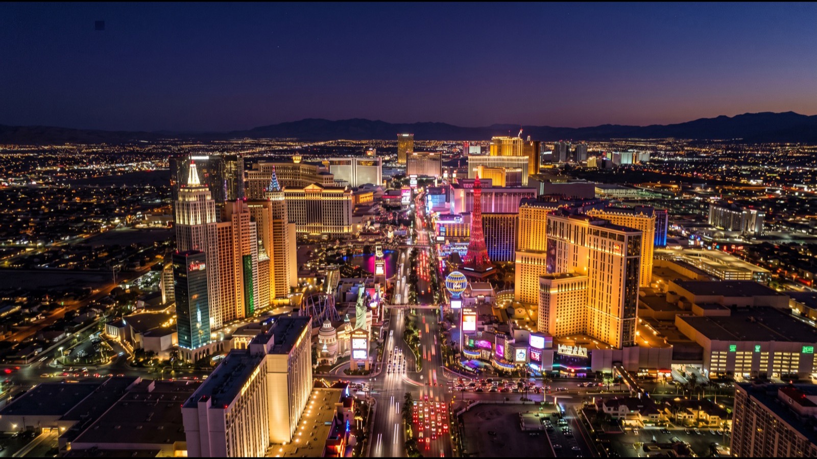 Las Vegas Strip skyline at night, representing the lifestyle and zero-state-income-tax draw for relocating Washington high earners